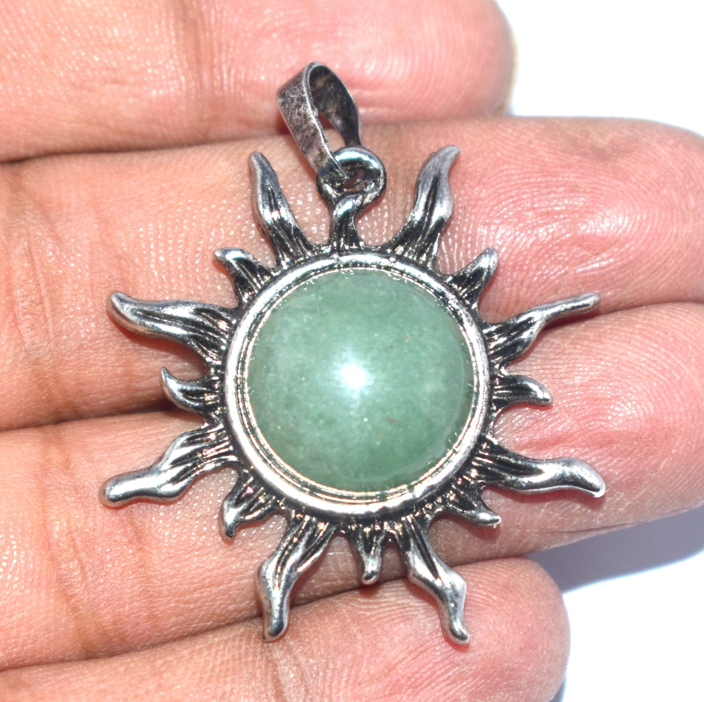 Beautiful Green Aventurine Locket, {Weight - 8.30 Gram}