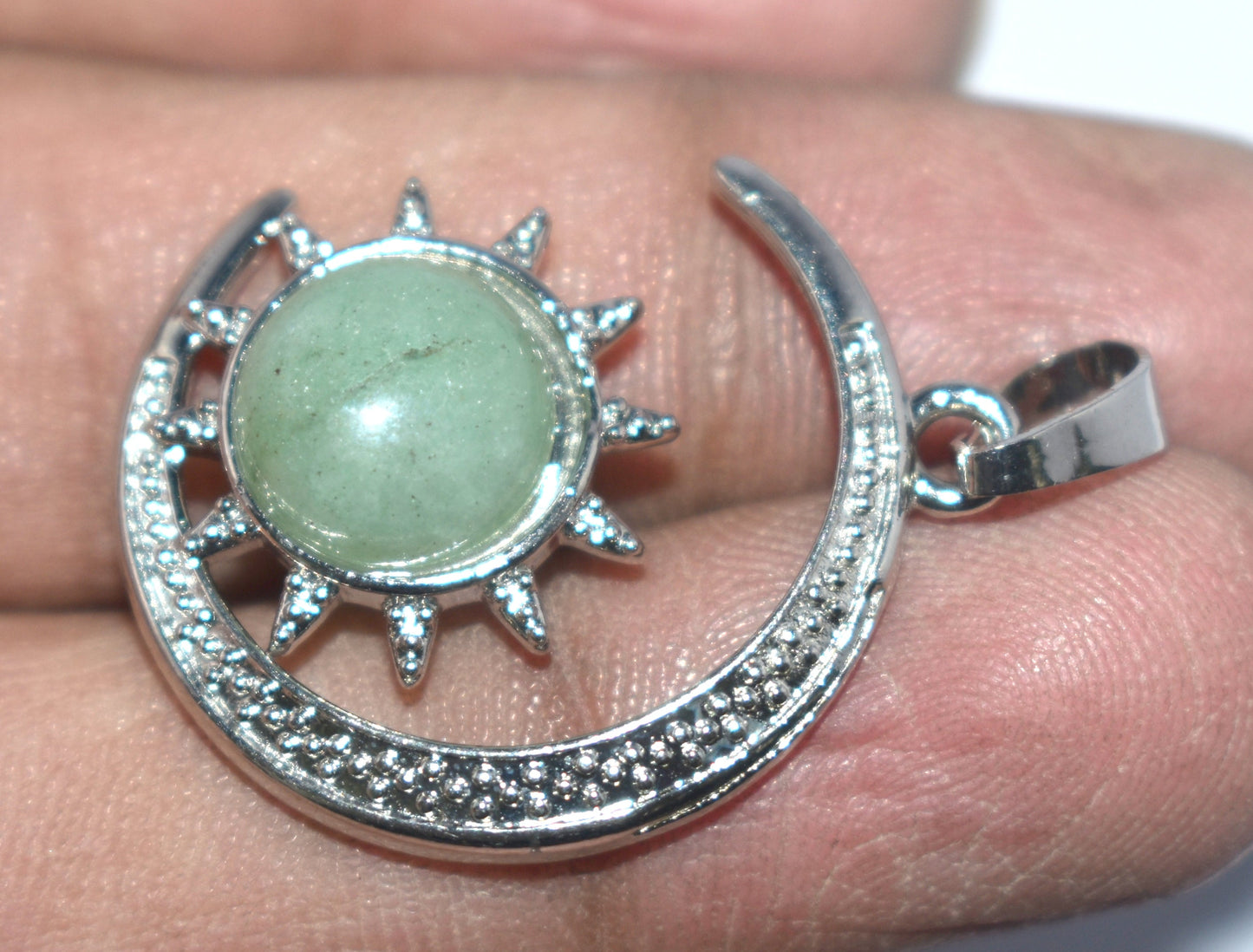 Amazing Green Aventurine Locket, {Weight - 4.10 Gram}