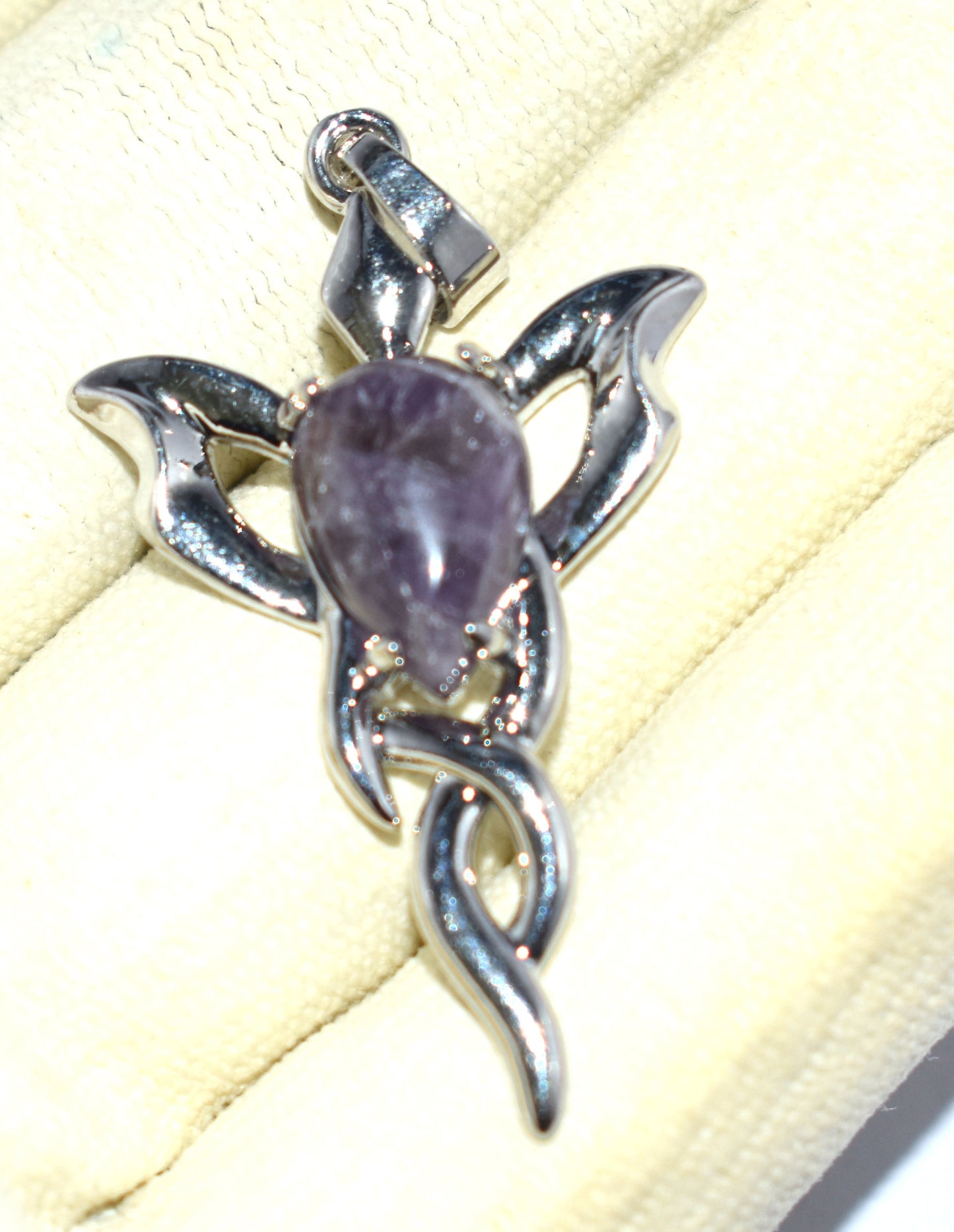 Beautiful Amethyst Locket, {Weight - 5.0 Gram}