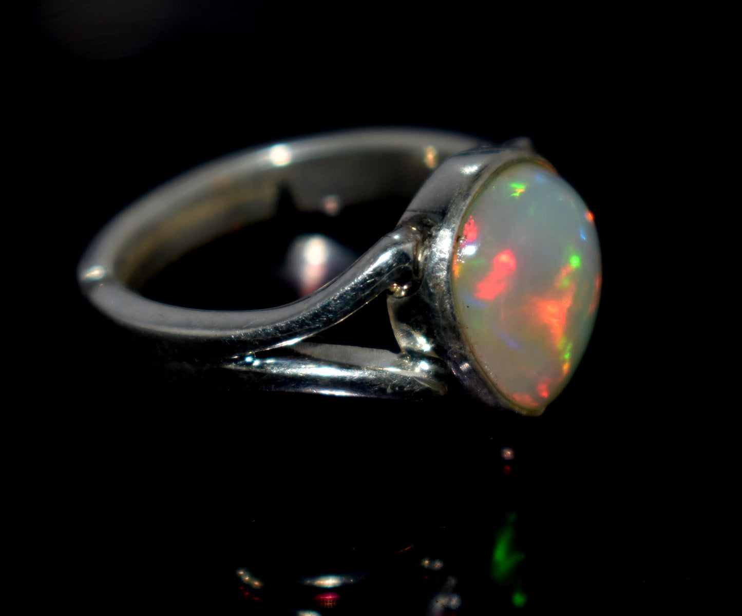 Ethiopian Opal 925 Sterling Silver Gemstone Elegant Ring ~ Handmade Jewelry, {4.70 Gram}