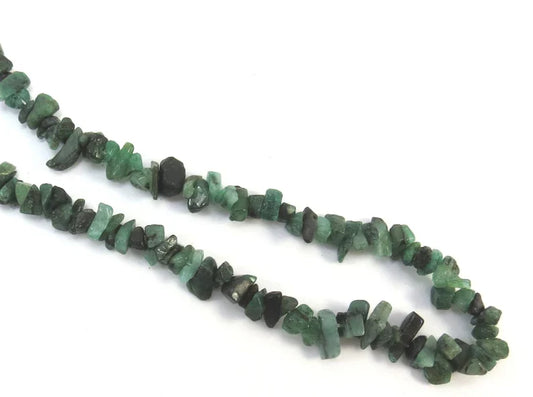 Emerald Un Cut Chips Mala