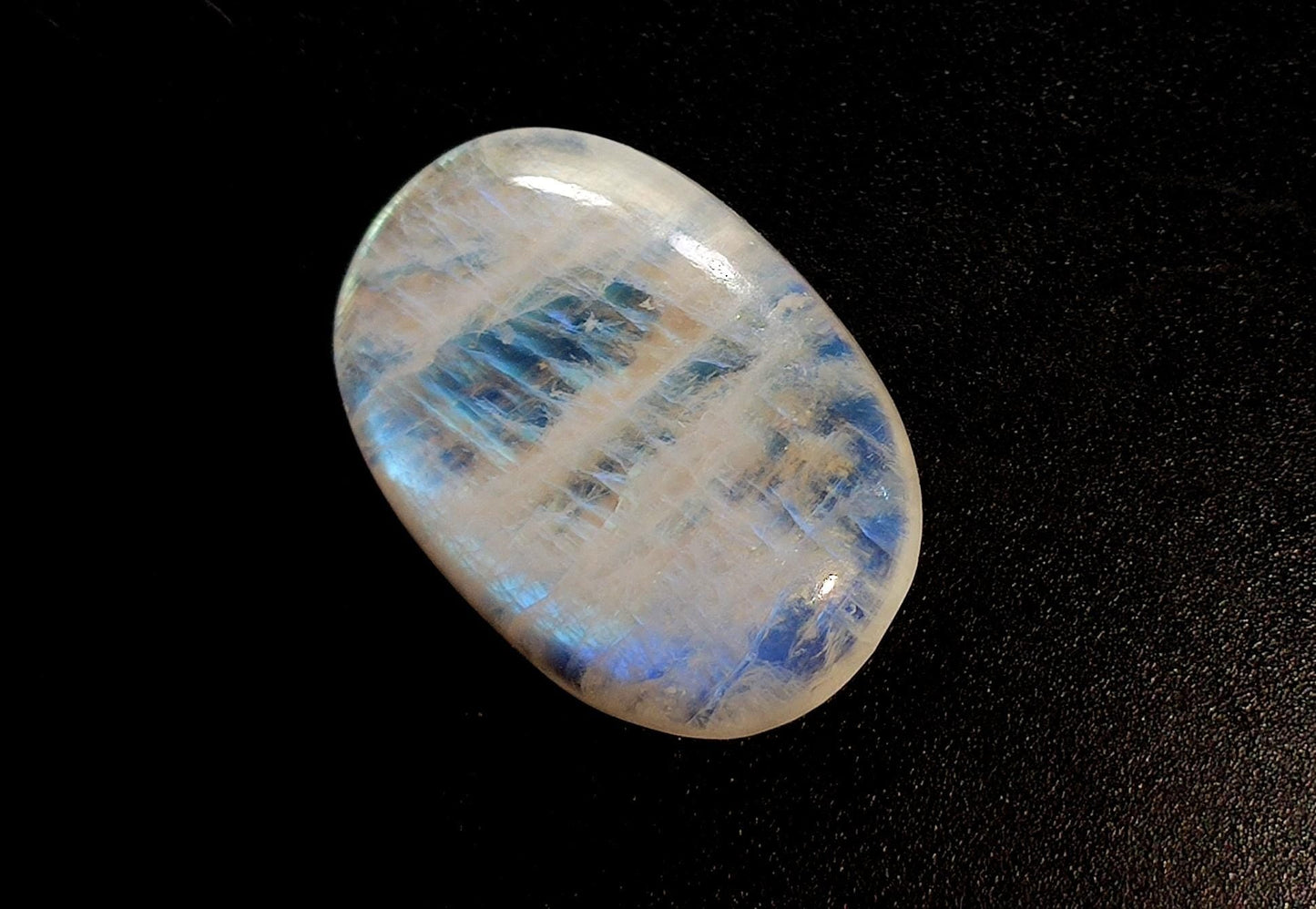 Rainbow Moonstone, Oval Blue Flashy Loose Gemstone, 15.65 Carat, Size-16x22.5x5mm,