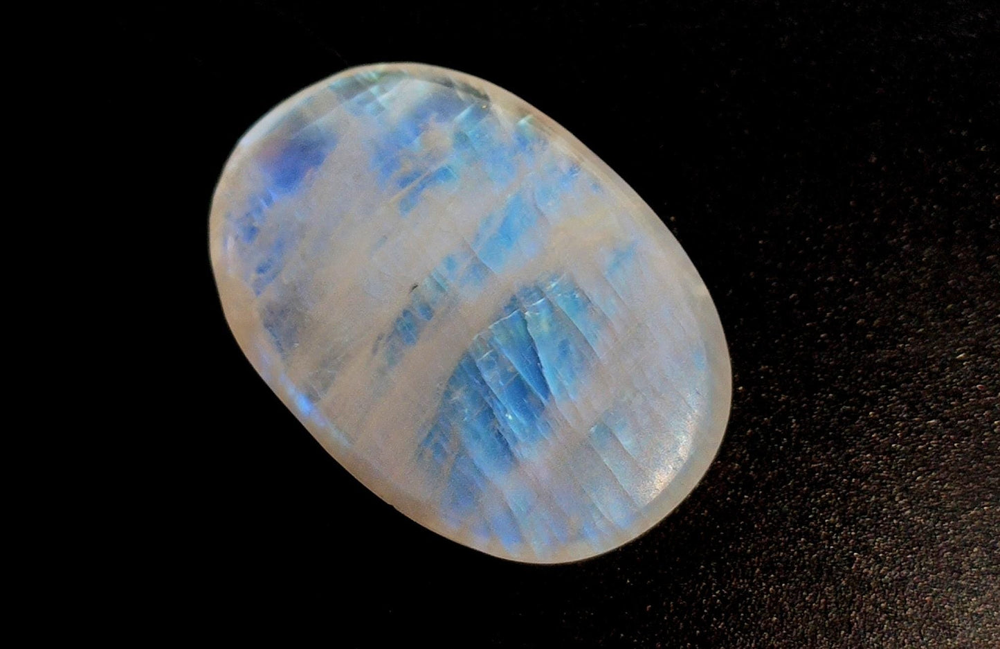 Rainbow Moonstone, Oval Blue Flashy Loose Gemstone, 15.65 Carat, Size-16x22.5x5mm,